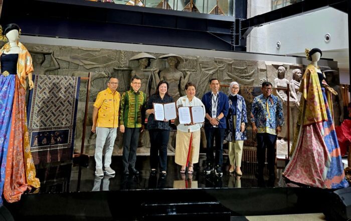 Bersama Kadispar & Direktur Parnus